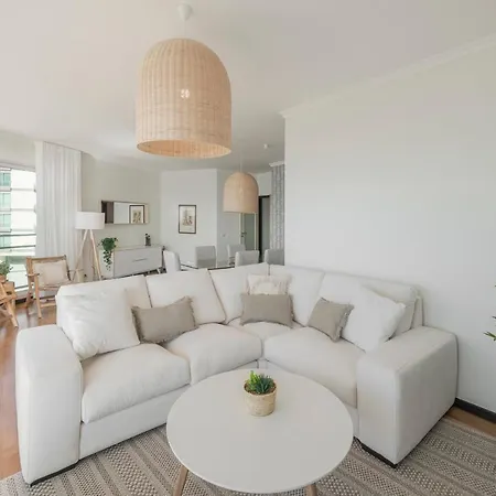 Rodamar Ii By An Island * Фуншал