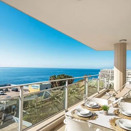 Rodamar Ii By An Island * Funchal (Madeira)