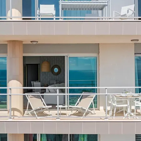 Apartment Rodamar Ii By An Island
