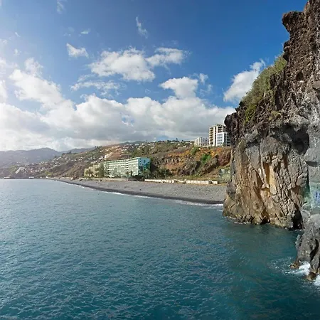 Daire Rodamar Ii By An Island *